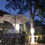 Notre Dame Face Au Chateau Guest house 4*