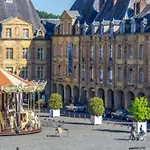 Notre Dame Face Au Chateau Guest house Sedan