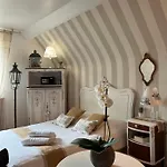게스트하우스 Notre Dame Face Au Chateau