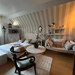 Notre Dame Face Au Chateau 4*