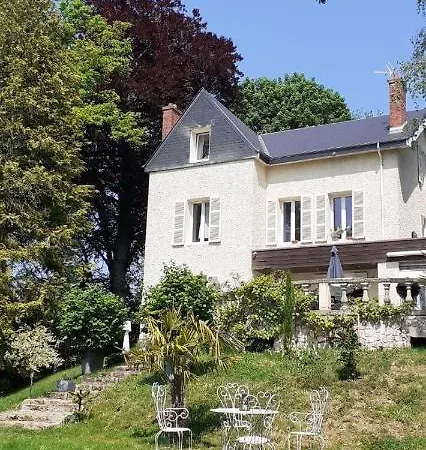 Notre Dame Face Au Chateau בית הארחה 4*