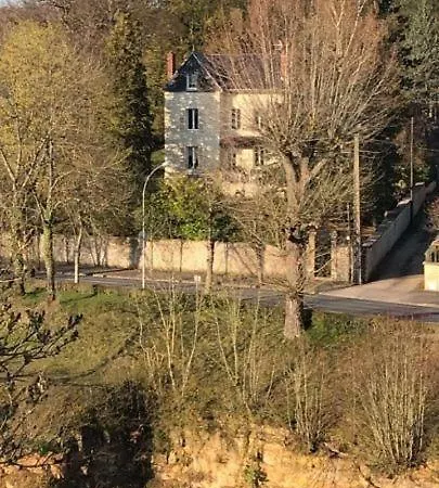Notre Dame Face Au Chateau בית הארחה 4*