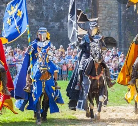 Notre Dame Face Au Château 4*