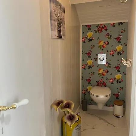 Notre Dame Face Au Chateau בית הארחה 4*