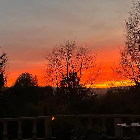 Notre Dame Face Au Château 4*