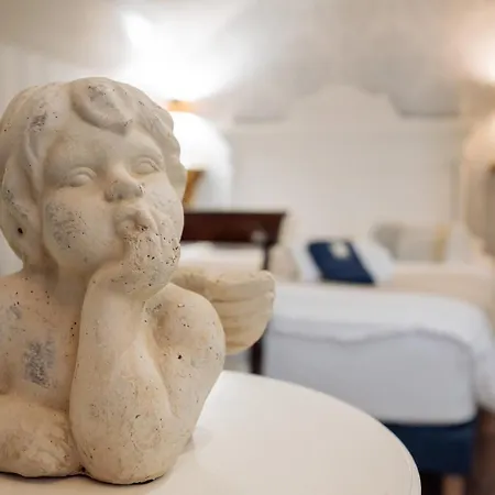 Notre Dame Face Au Chateau Penzion 4*