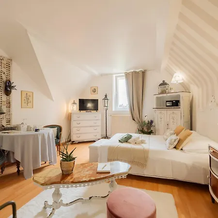 Notre Dame Face Au Château 4*