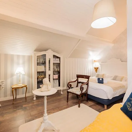 ゲストハウス Notre Dame Face Au Chateau スダン