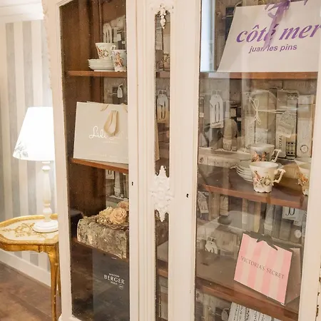 Notre Dame Face Au Chateau Sedan