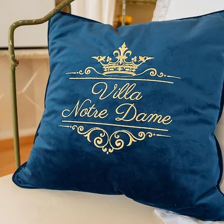 Notre Dame Face Au Château 4*